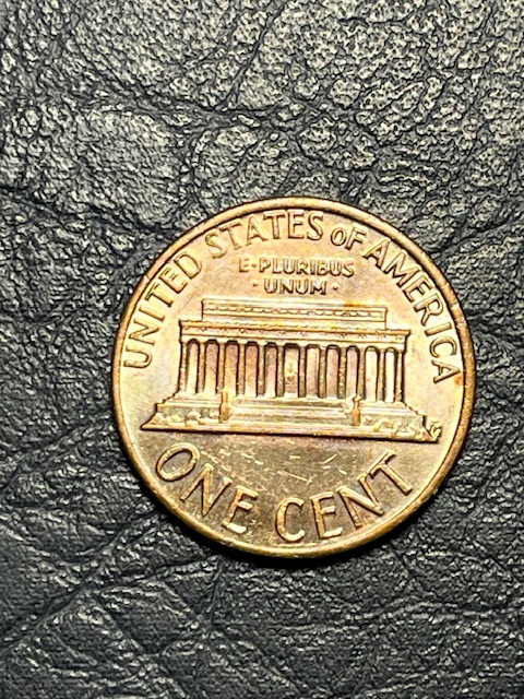 1974-Lincoln-Cents--Strange--Color-Field-